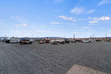 vehicle storage at Max Storage in Hurricane, UT
